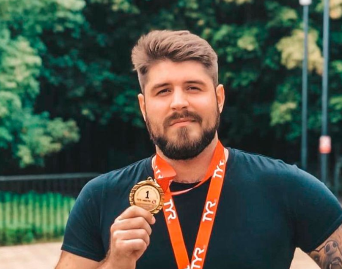 Семья пропавшего при заплыве через Босфор россиянина обещает 1 млн за информацию. Фото: t.me/shot_shot