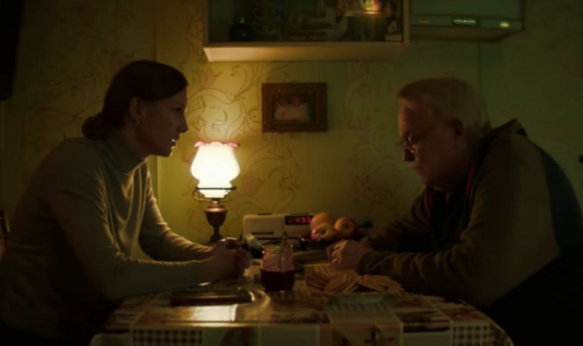 Марьяна Спивак сыграла дочь героя Стоянова. Кадр из сериала "Мамонты", 2024, реж. Михаил Чистов
