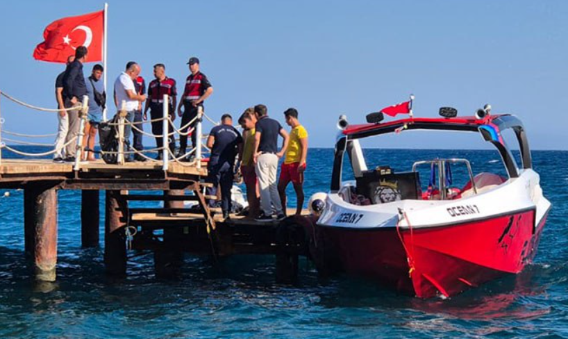Капитана катера и владельца компании задержали. ФОТО: @mash