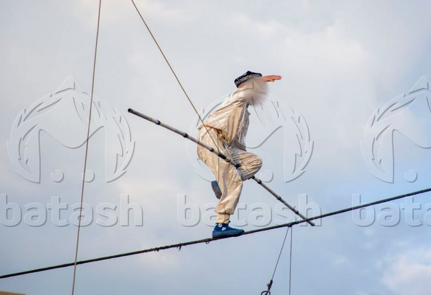 В Башкирии 12-летний мальчик сорвался с каната во время циркового номера. Фото: t.me/mash_batash