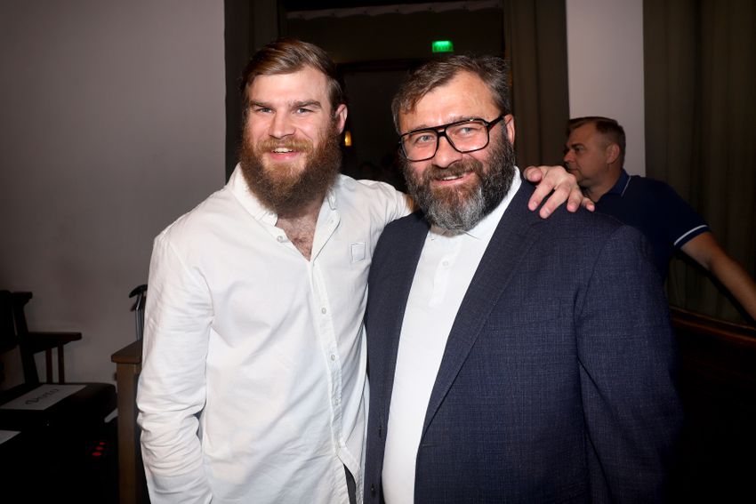 Владимир Любимцев с отцом Михаилом Пореченковым. Фото: legion-media.ru