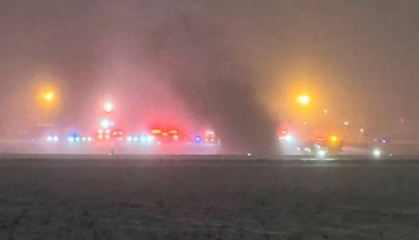 В США в аэропорту частный джет разбился при взлете, на его борту было 8 человек. Фото: t.me/shot_shot