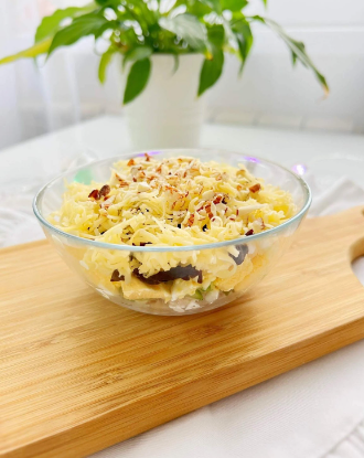 Салат «Дамский каприз» выглядит очень красиво