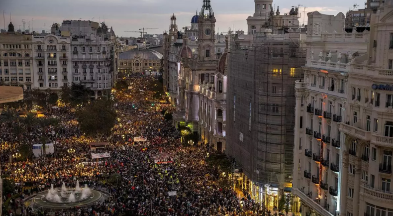Испанцы вышли на митинг против правительства. Фото: El Diario