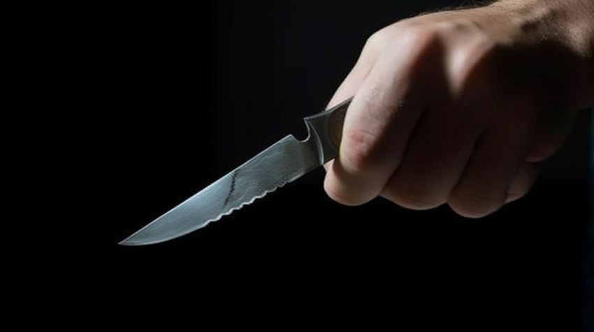 Под Питером мужчина попал в больницу после попыток сменить пол кухонным ножом. ФОТО СГЕНЕРИРОВАНО НЕЙРОСЕТЬЮ MIDJOURNEY.COM ПО МАТЕРИАЛАМ СТАТЬИ