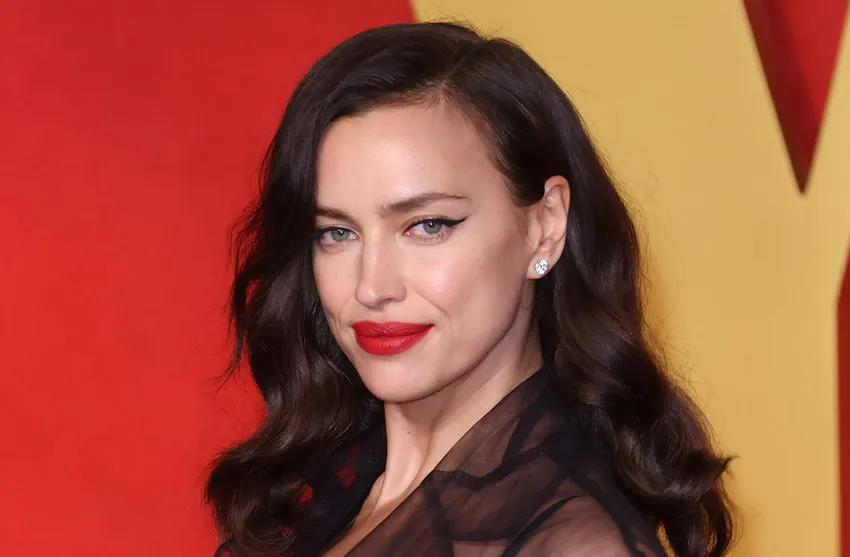 Ирина Шейк устроила черно-белый модный марафон на фестивале в Сан-Ремо. Фото: соцсети