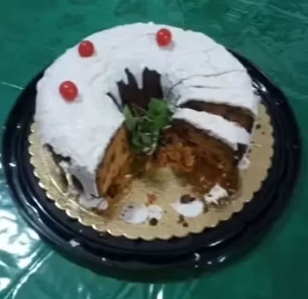 Тот самый торт, в котором эксперты нашли мышьяк и из-за которого умерли три женщины. Фото: dailymail.co.uk
