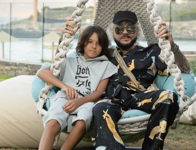 Филипп с сыном Мартином. ФОТО: соцсети