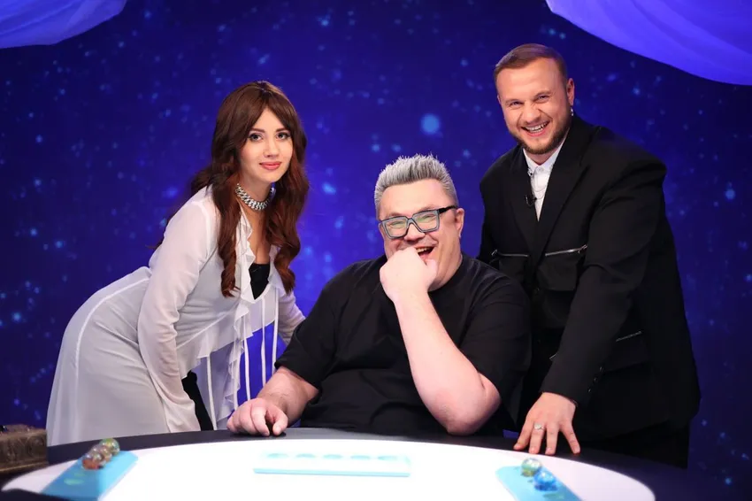 Олеся Иванченко и Дмитрий Журавлев с гостем Николаем Картозией в шоу  «Натальная карта». Фото: t.me/ivanchenko_offiicial