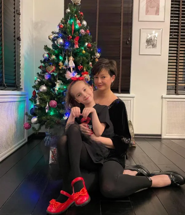 Виктория с дочерью. ФОТО: личный архив