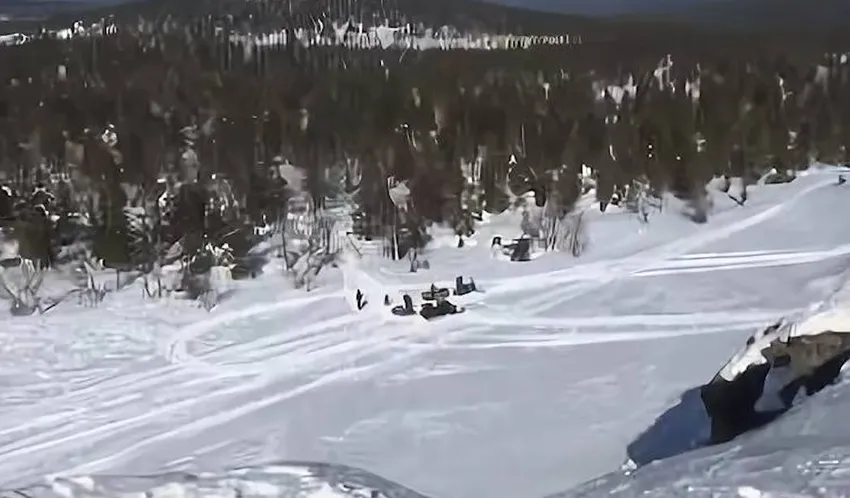 В Пермском крае пропали пятеро туристов на снегоходах. Их ищут четвертые сутки. Фото: @breakingmash