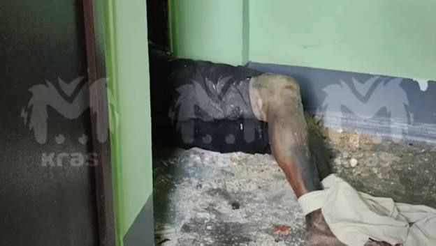 В Красноярске мужчина заполнил квартиру мусором до потолка - в конечном итоге он в нем и задохнулся. Фото: t.me/kras_mash