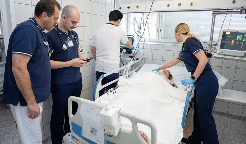 В Склифе спасли пациента, у которого поджелудочная начала сама себя переваривать. Фото: t.me/sklifofficial