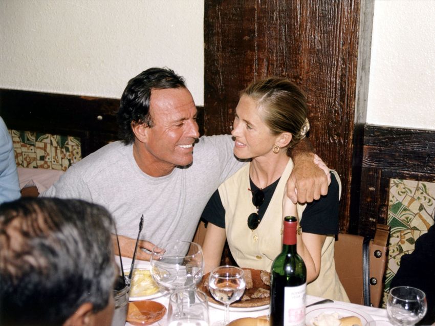 Музыкант с матерью своих пятерых детей. Фото: legion-media.ru