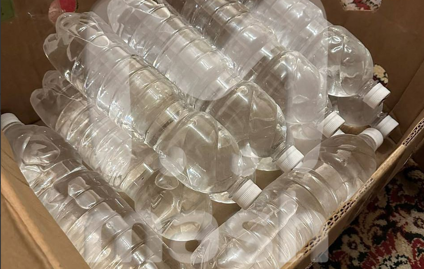 На Кубани уже 12 человек погибли из-за самодельной чачи с метиловым спиртом. Фото: @breakingmash