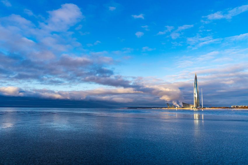 Санкт‑Петербург - город памятников, музеев и атмосферных набережных, где каждый маршрут сочетает культуру и неповторимую архитектуру. Фото: Лицензионный фотобанк СПб ГБУ "ГТИБ"