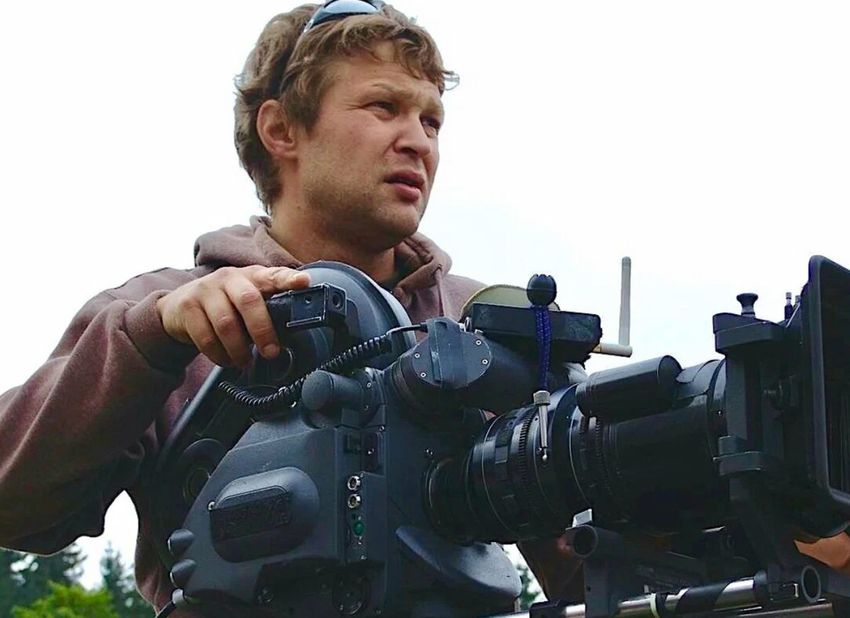 В Москве зарезали режиссера-оператора сериала «Закрытая школа» Сергея Политика. Фото: @bazabazon