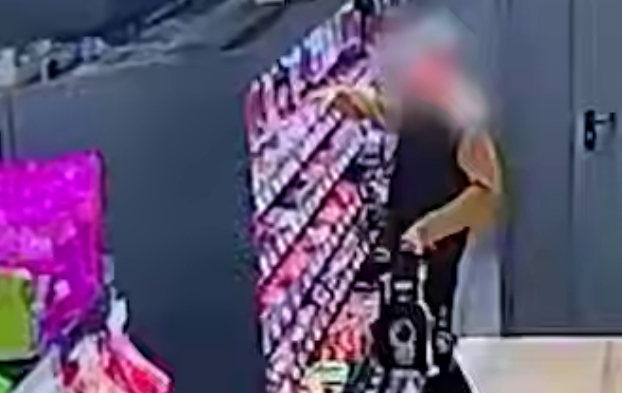 В Барнауле мужчина собирал посылку на зону для жены, воруя продукты в магазине. Фото: t.me/mash_siberia