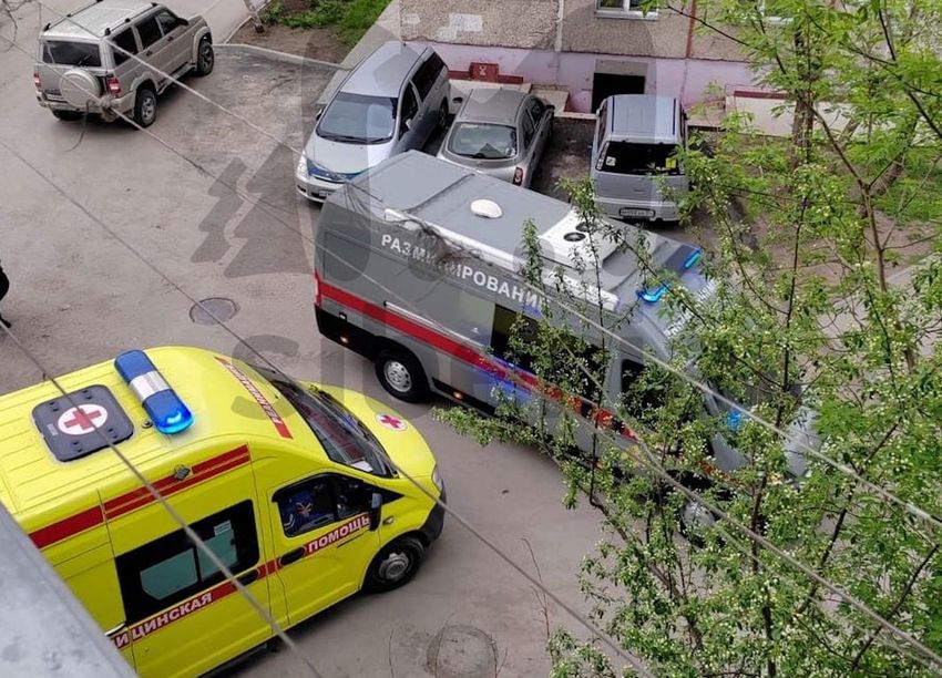 В Новосибирске ревнивый неадекват с гранатой и пистолетом напал на нового бойфренда своей бывшей. Фото: @t.me/mash_siberia