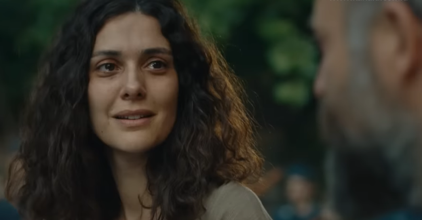  Бергюзар Корель. Кадр из сериала "Ты моя Родина", 2016-2018, реж. Burak Arlıel