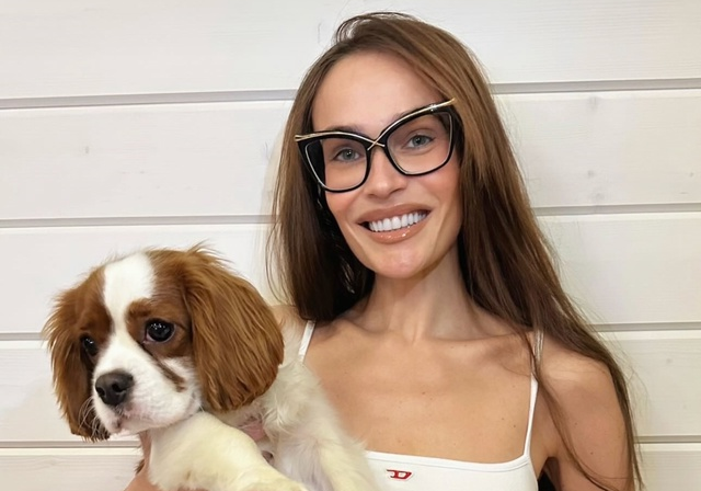 Алена Водонаева сделала зубы за 6 миллионов рублей. Фото: vk.com/a.vodonaeva