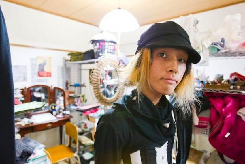 Тот самый художник Мао Сугияма, органы которого потушили с петрушкой и накормили ими гостей. Фото: allthatsinteresting.com