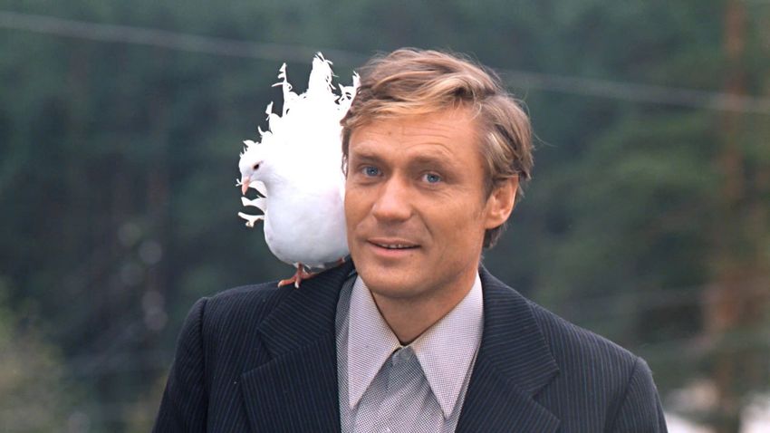 Кадр из фильма "Любовь и голуби", 1984, реж. Владимир Меньшов