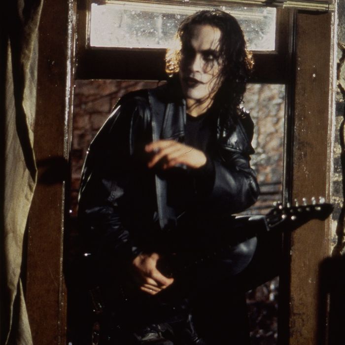 Кадр из фильма "Ворон", 1994, реж. Алекс Пройас