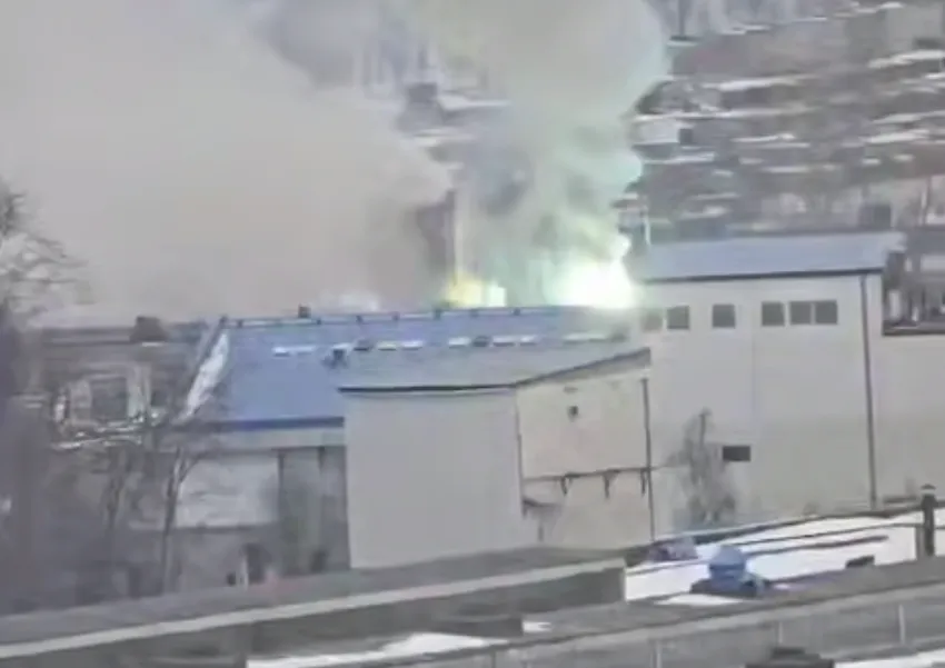 Во Владивостоке на ТЭЦ случился взрыв, 50 тысяч человек остались без света. Фото: t.me/amur_mash