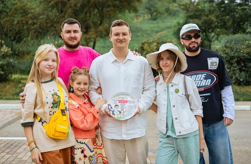 Новых папиных дочек играют новые маленькие актрисы. ФОТО: СТС
