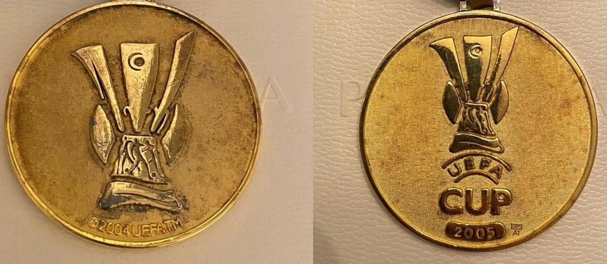 Экс-сотрудник ЦСКА выставил на продажу золотую медаль Кубка УЕФА за 700 тысяч. Фото: t.me/mashnasporte