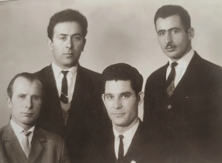 Сыщик Костоев (справа) в молодости. Фото: личный архив Иссы Костоева