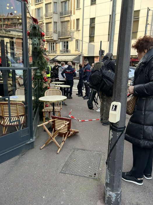 Обстановка рядом с захваченным рестораном. Фото: lefigaro.fr