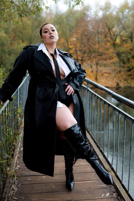 Ирина не стесняется своей фигуры и охотно позирует для фотосессий. ФОТО: соцсети