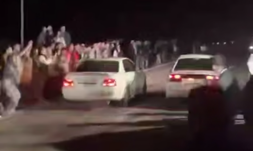 В Иркутской области на нелегальных гонках шумахер влетел в толпу, есть жертвы. Фото: t.me/shot_shot