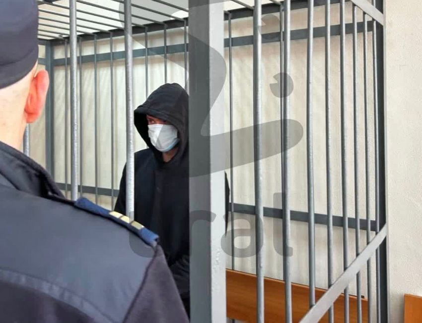 Суд в Екатеринбурге отправил в СИЗО на два месяца мужчину, зарезавшего жену на Уралмаше. Фото: @t.me/url_mash