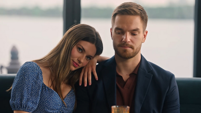 Лиана Гриба и Никита Волков в сериале «Постучись в мою дверь в Москве». Фото: кадр из фильма