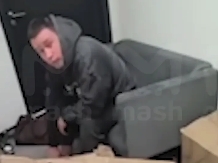 Экс-участник «Дома-2» стал бездомным и полгода жил в подъезде дома в Подмосковье. Фото: @breakingmash