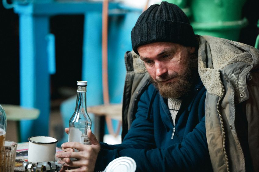 Александр Петров в роли бомжа по кличке Компот. ФОТО: пресс-служба компании Russian Code
