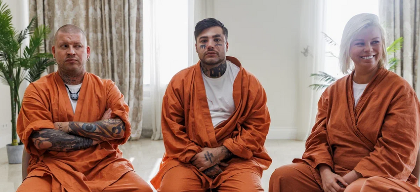 Блогеры ГАБАР и Рома Желудь с актрисой Евгенией Осиповой на проекте «Звёзды под капельницей». ФОТО: «Пятница!»