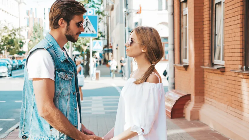 Когда отношения длились годы, расставание может ощущаться не как конец, а как потеря смысла. Фото: freepik.com