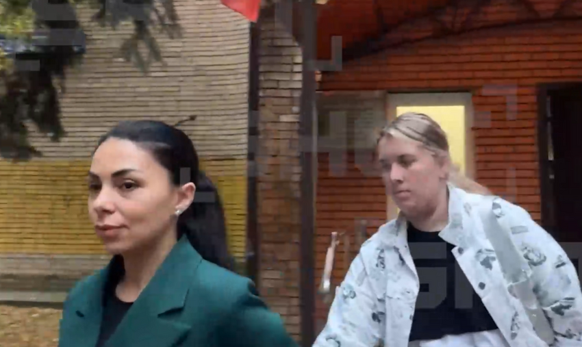 Екатерина Бурнашкина расплакалась в зале суда. ФОТО: t.me/shot_shot