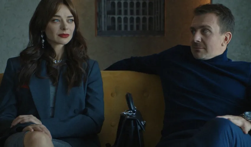 Марина Александрова и Антон Васильев в сериале «Открытый брак. Акт второй». Фото: кадр из фильма