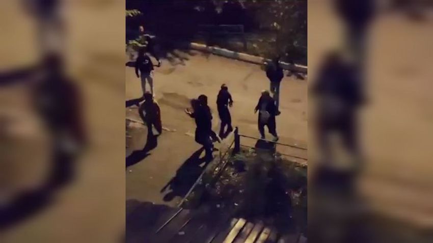 В Башкирии толпа шестиклассников ногами и руками жестоко избила пенсионера, который сделал им замечание. Фото: @mash_batash