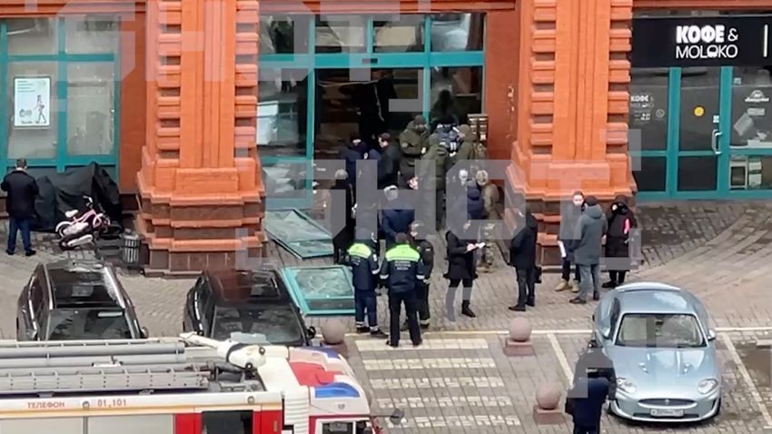 Сбор экстренных служб сегодня утром, слетевшихся на прогремевший взрыв. Фото: @shot_shot