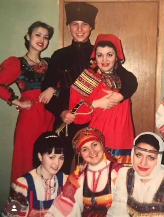 Прохор всегда был в центре женского внимания. Фото: личный архив Прохора Шаляпина