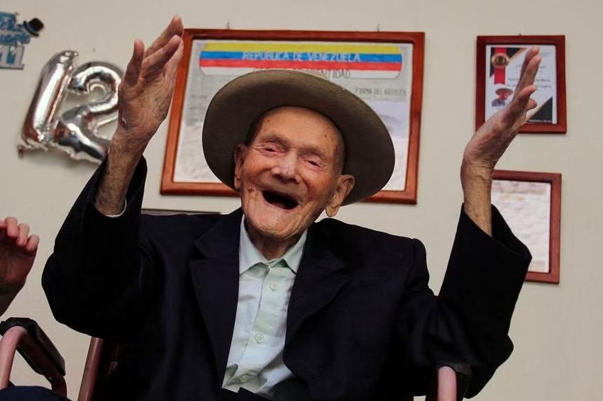 Хуан Висенте Перес Мора был старейшим в мире мужчиной, он умер в возрасте 114 лет. Фото: straitstimes.com