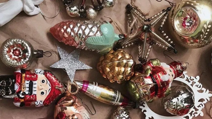 Советские елочные игрушки стоит выкинуть — каждая из них может быть радиоактивна. Фото: соцсети