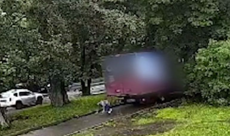 В Башкирии водитель большегруза насмерть задавил пенсионерку. Фото: t.me/mash_batash