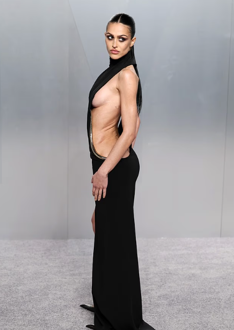 Амелия Грей - вид в профиль. ФОТО: соцсети